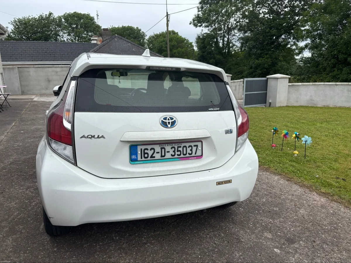 Toyota Aqua 2016 - Image 3