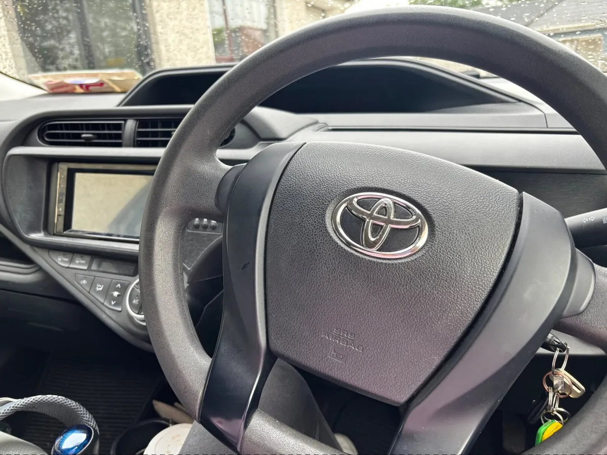 Toyota Aqua 2016 - Image 2