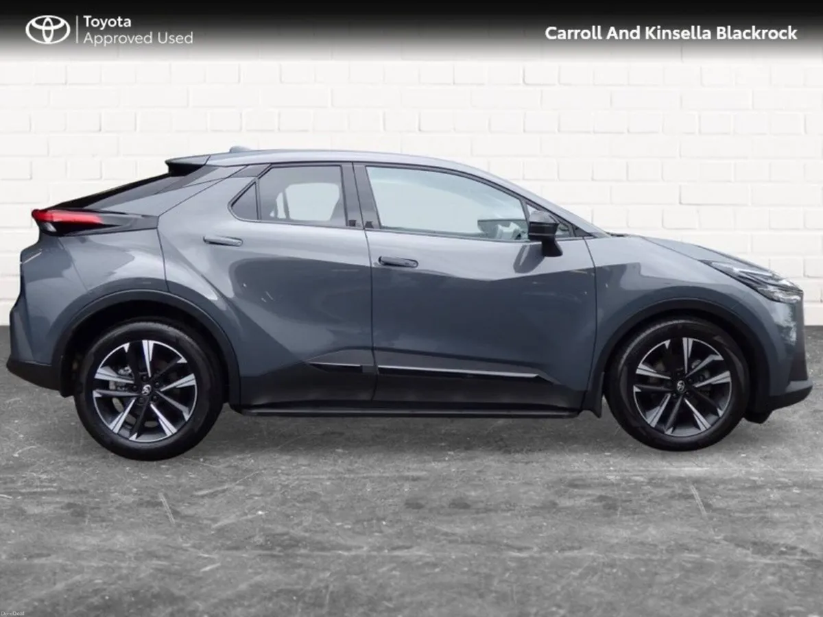 Toyota C-HR Hybrid Sport - Image 3