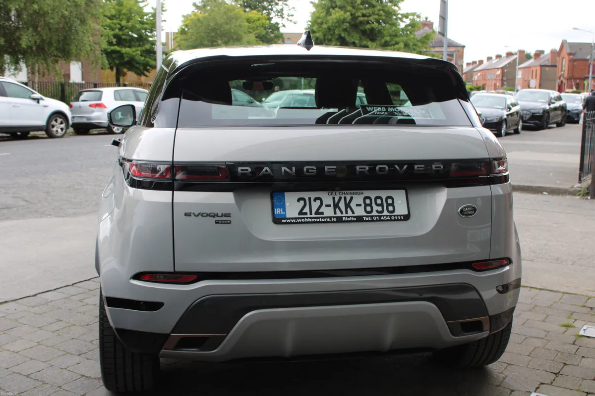 R-DYNAMIC - 1.5L PLUG/HYBRID - AWD - 309BHP - Image 4