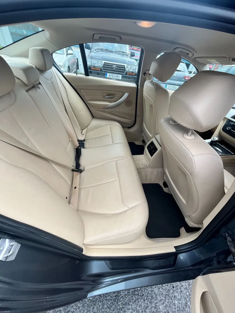 BMW 3-Series 2015 - Image 2