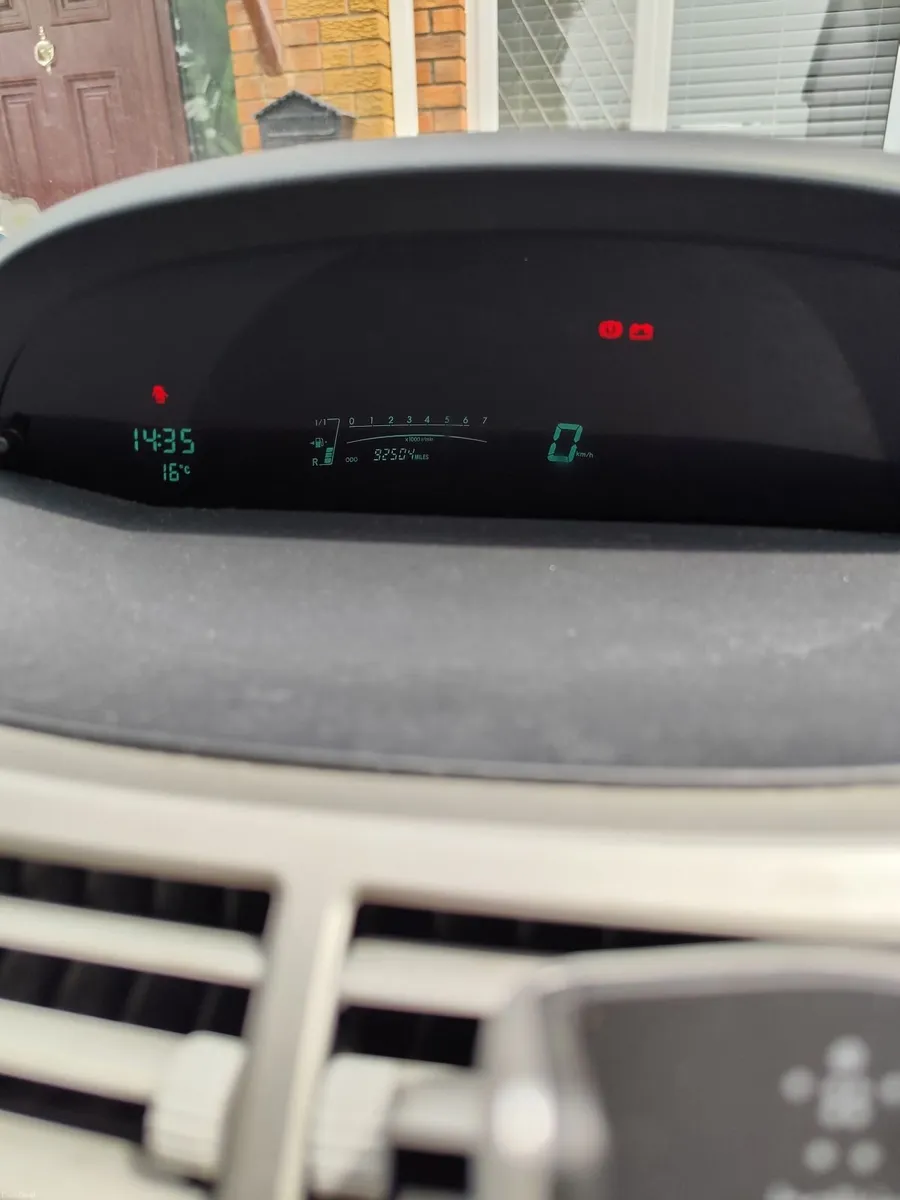 Toyota Yaris 2008 - Image 3