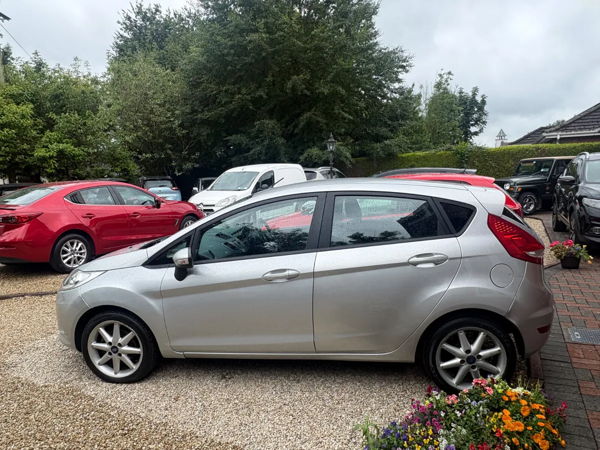 Ford Fiesta 2011 , 1.4 diesel - Image 2