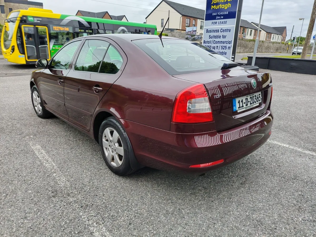 2011 AUTOMATIC SKODA OCTAVIA LOW MILES NEW NCT - Image 3