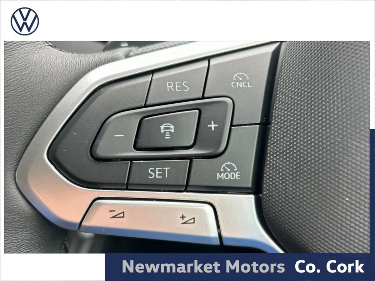 Volkswagen T-Roc LIFE 1.5TSI PETROL AUTOMATIC MILD - Image 6