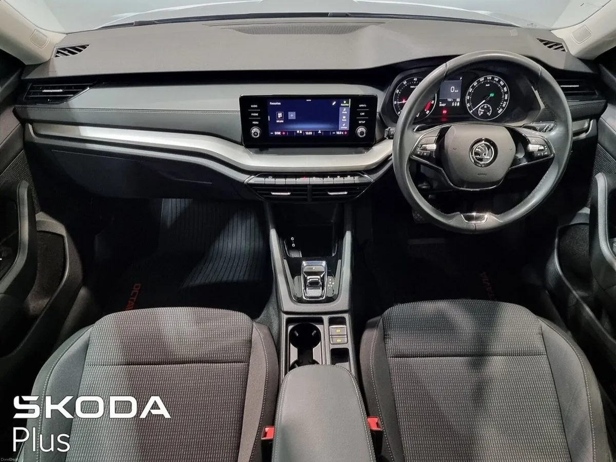 Skoda Octavia ** STUNNING EXAMPLE ** AMBITION ** 1 - Image 2