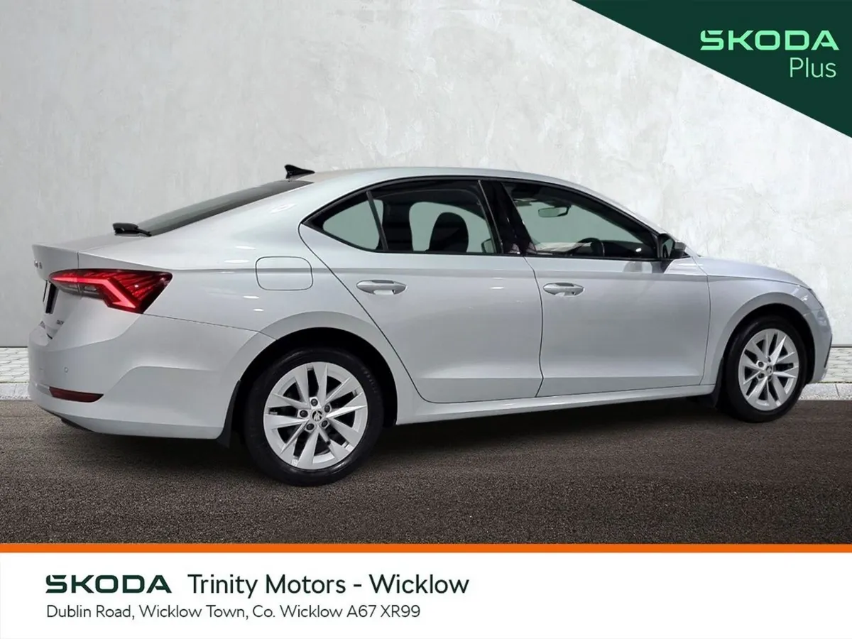 Skoda Octavia ** STUNNING EXAMPLE ** AMBITION ** 1 - Image 3