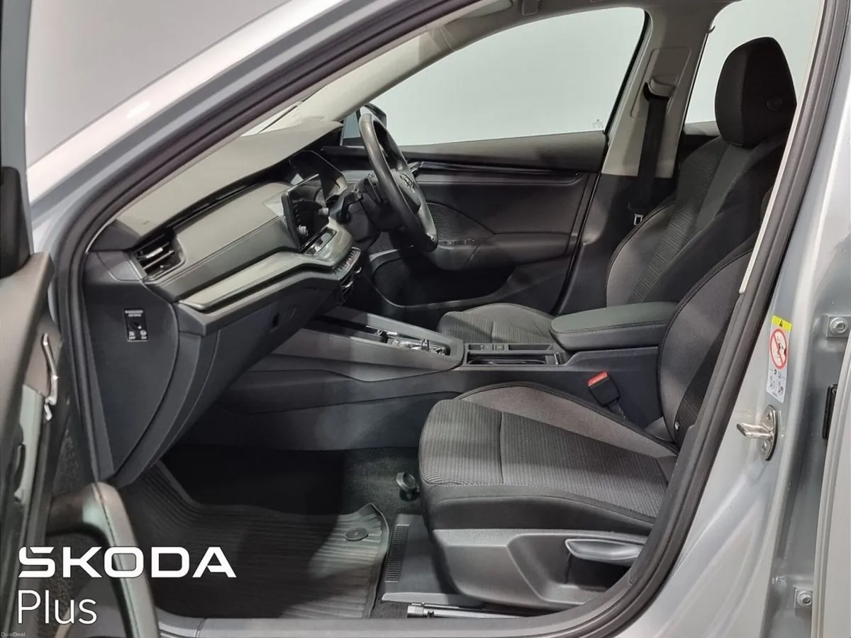 Skoda Octavia ** STUNNING EXAMPLE ** AMBITION ** 1 - Image 4