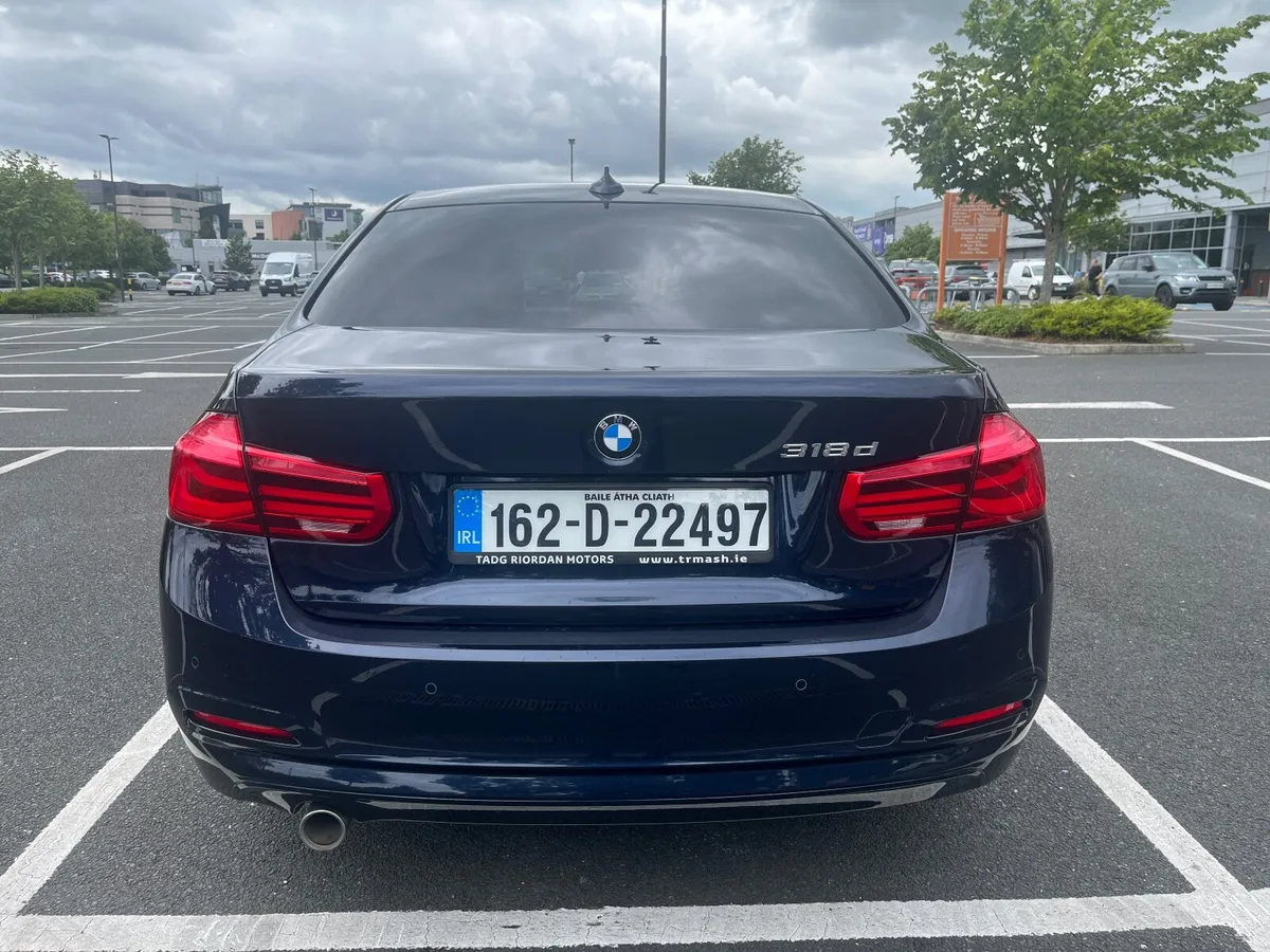 BMW 3-Series 2016 - Image 3