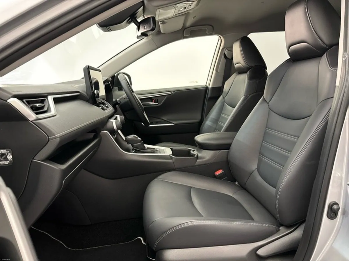 Toyota RAV4 HYBRID SOL - Image 6