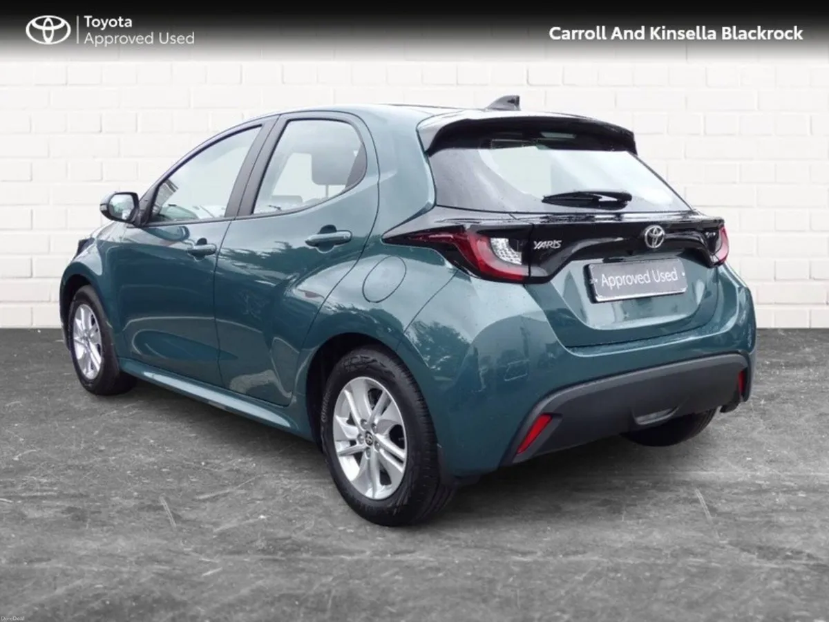 Toyota Yaris Hybrid Luna - Image 2