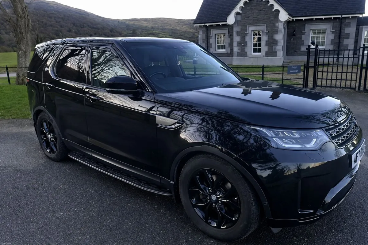 Land Rover Discovery 2020 - Image 1