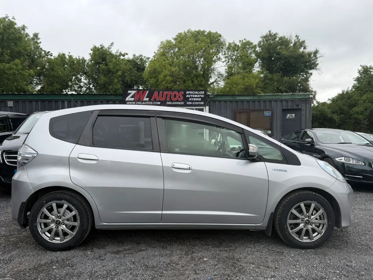 131 Honda Fit HYBRID 1.37950 - Image 5