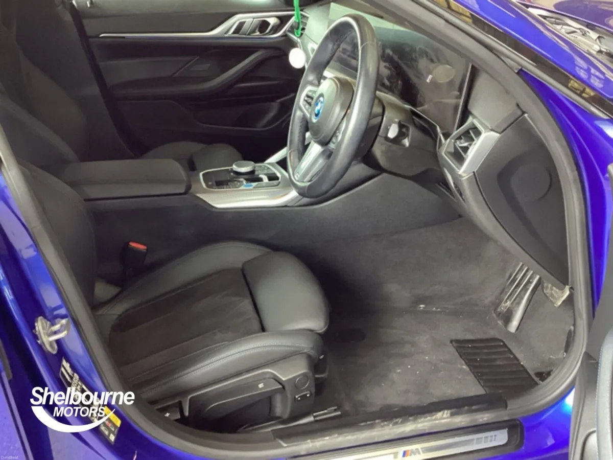 BMW i4 EDRIVE40 M SPORT - Image 4