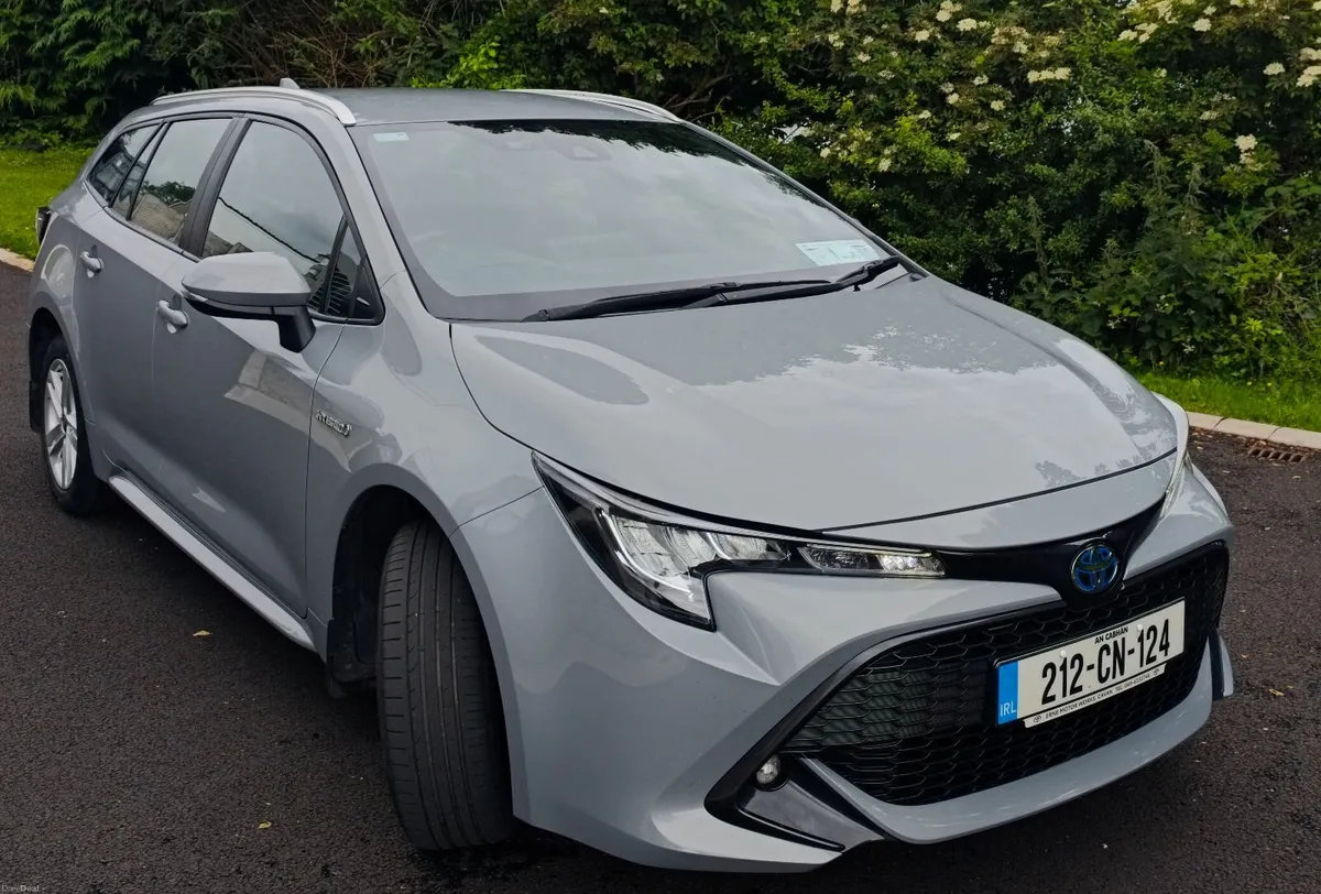 Toyota Corolla Touring Sport Hybrid Luna 212 - Image 1