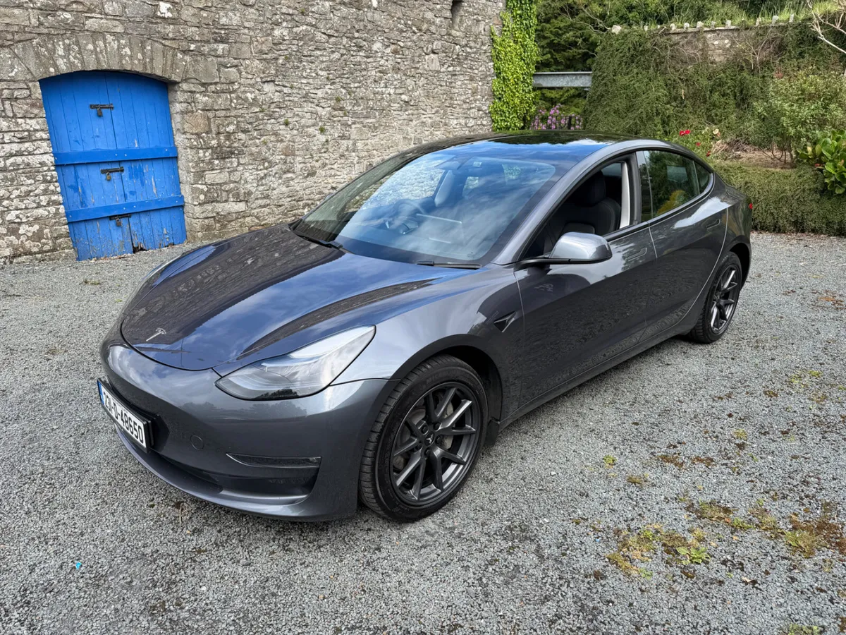 2023 Tesla Model 3 AWD Long Range Dual Motor - Image 4