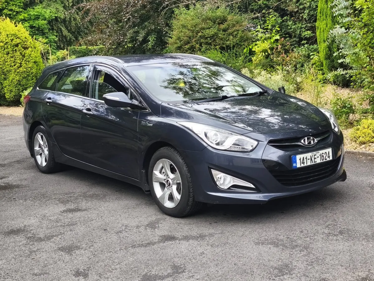Hyundai i40 executive  estate New Nct 02/27 - Image 1