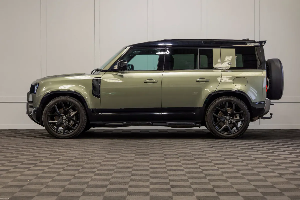 2022 Land Rover Defender 110 P400e X-Dynamic SE - Image 3