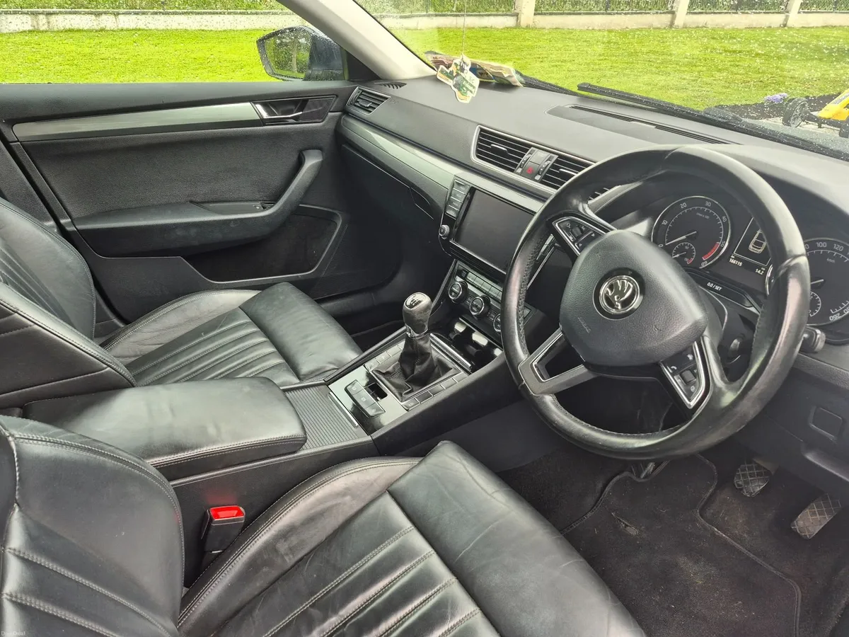 Skoda Superb Style Low Mileage - Image 3
