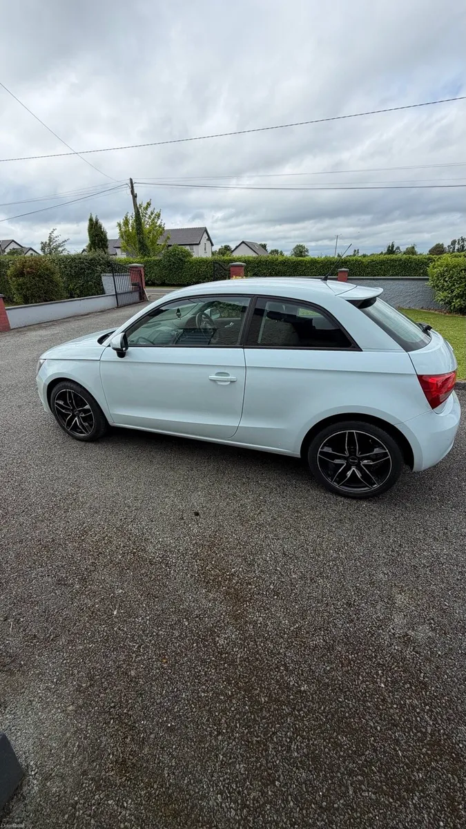 Car - Image 3