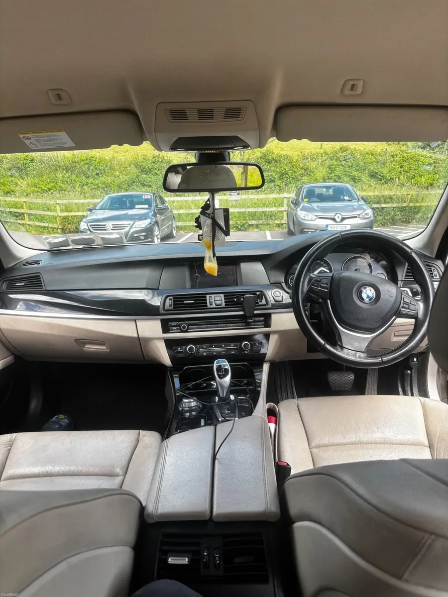 BMW 5-Series 2012 - Image 4