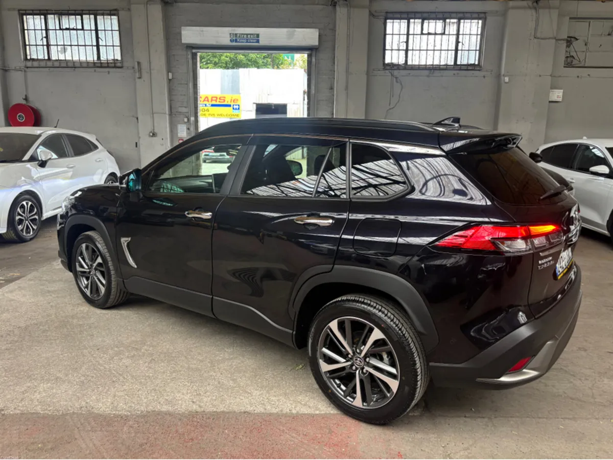Toyota Corolla CROSS 1.8 self charging hybrid - Image 4