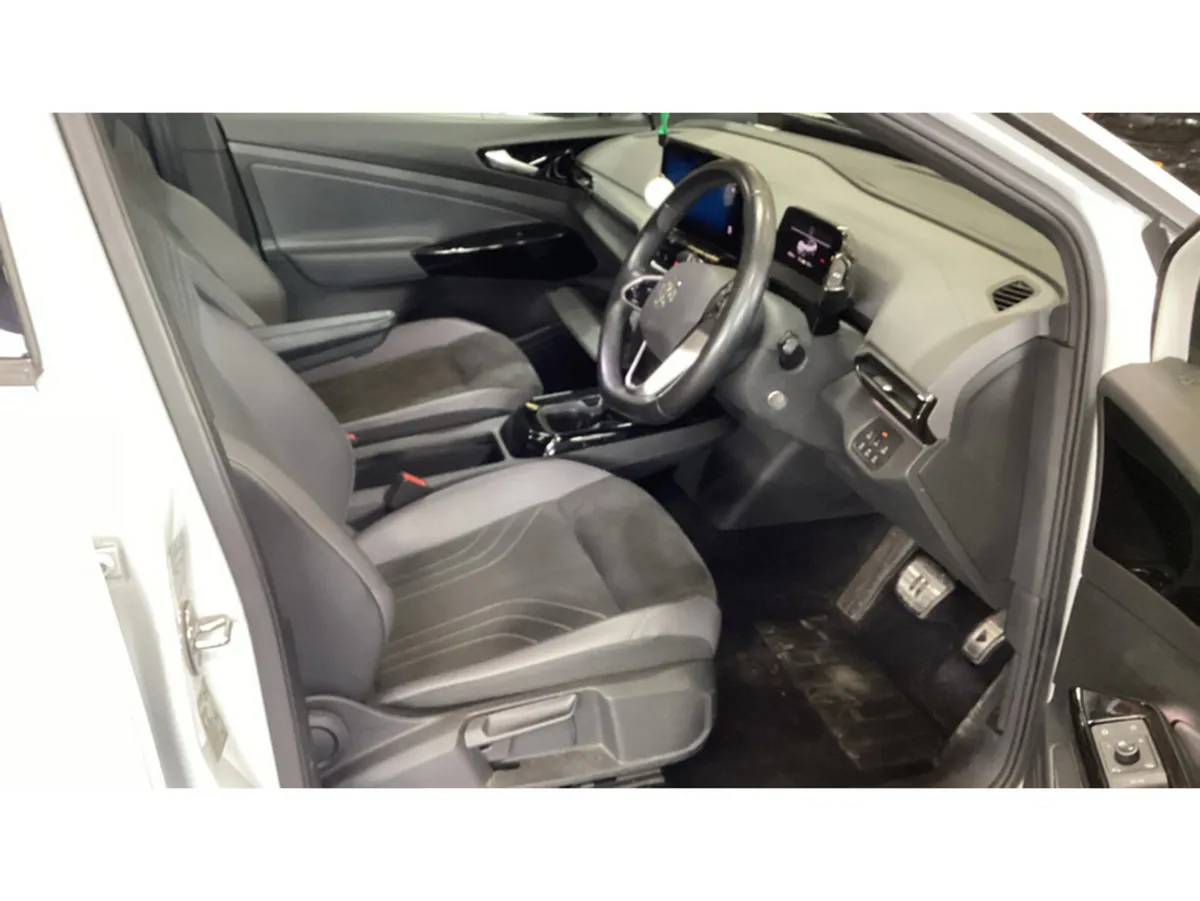 Volkswagen ID.4 LIFE Pure €4000 Worth of Extras 55 - Image 2