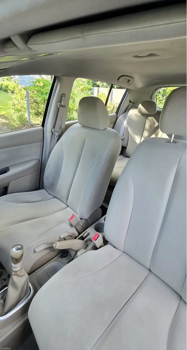Nissan tida - Image 2