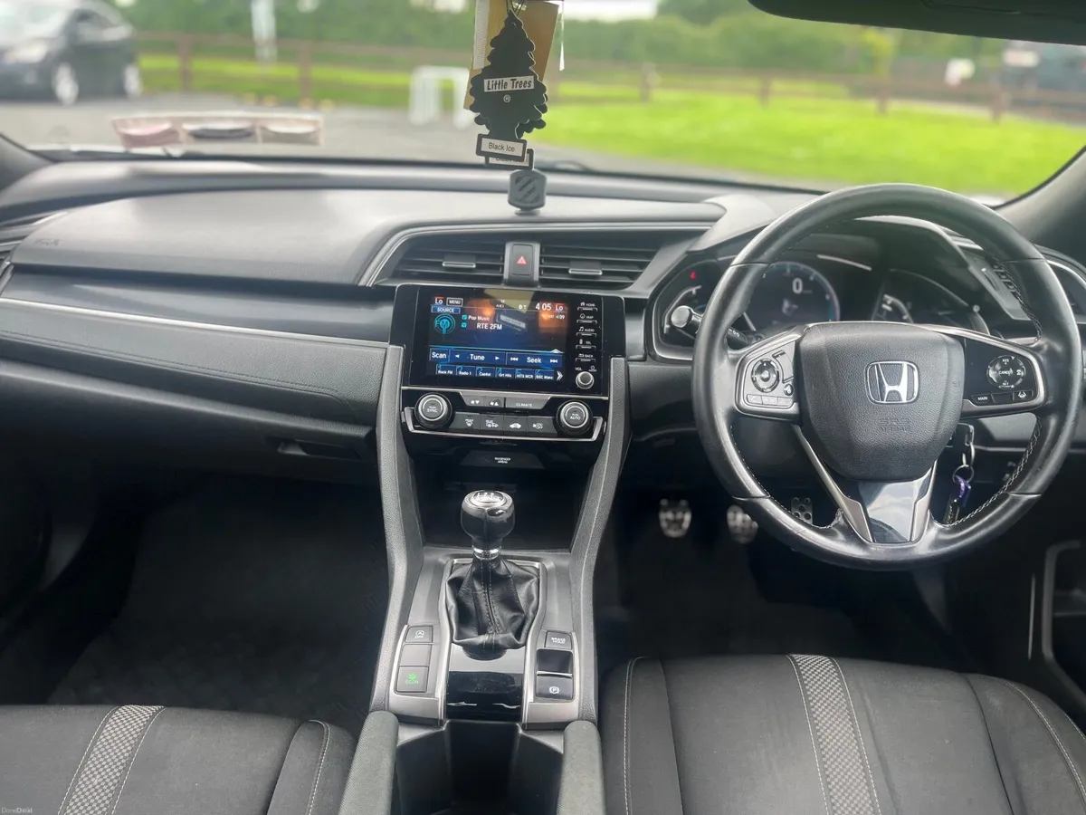 Honda Civic 2019 - Image 4