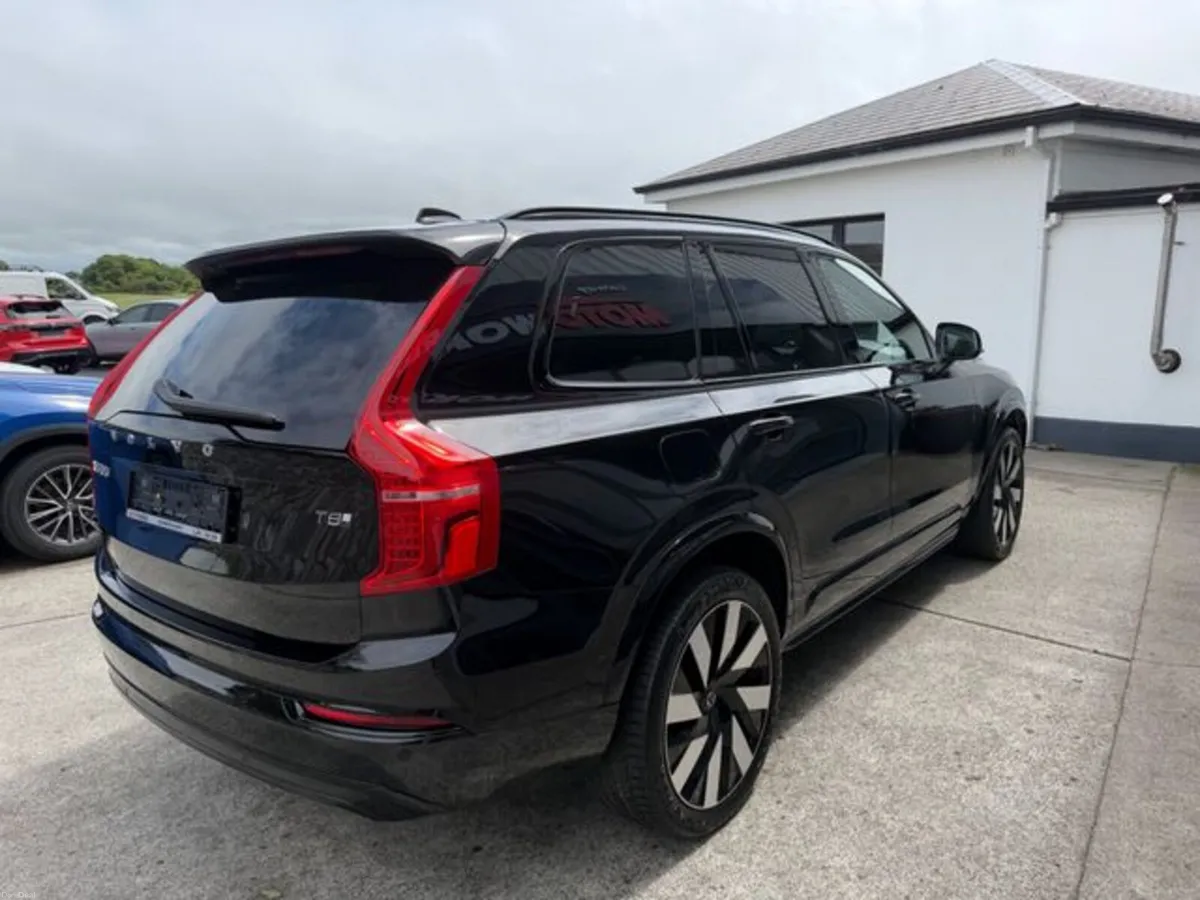 Volvo XC90 RECHARGE T8 ULTIMATE DARK AWD - Image 4