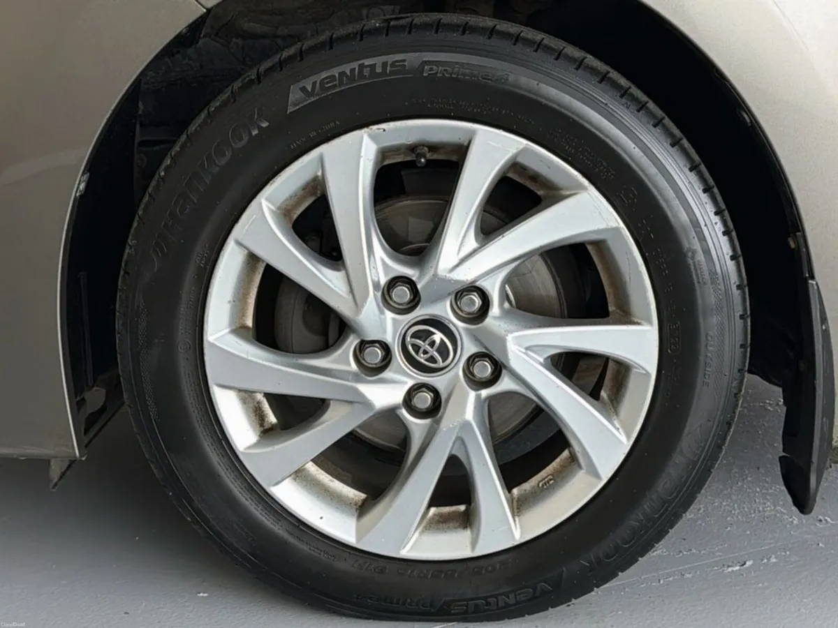 Toyota Corolla 1.4 D4D Luna 4DR - Image 3