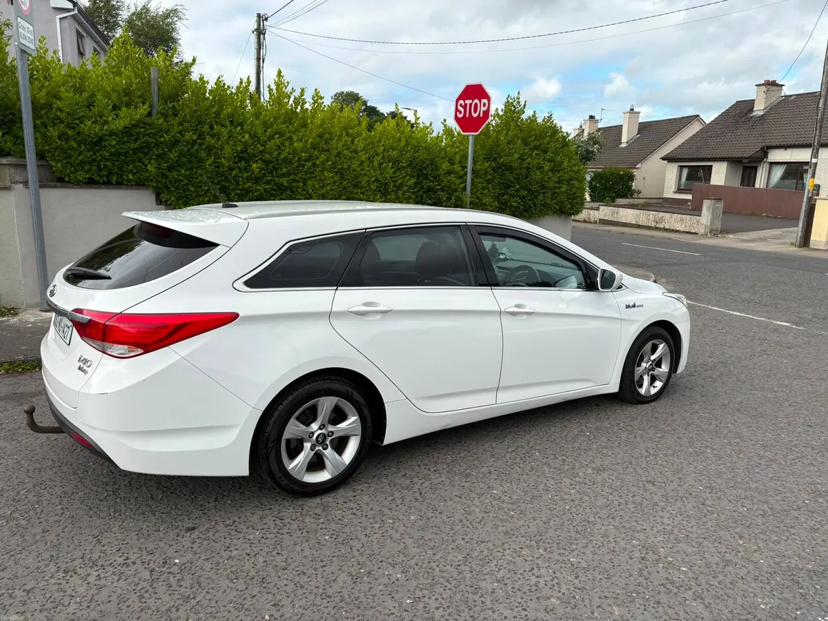 132 Hyundai i40 Estate 1.7 Diesel NCT 09/26 - Image 3