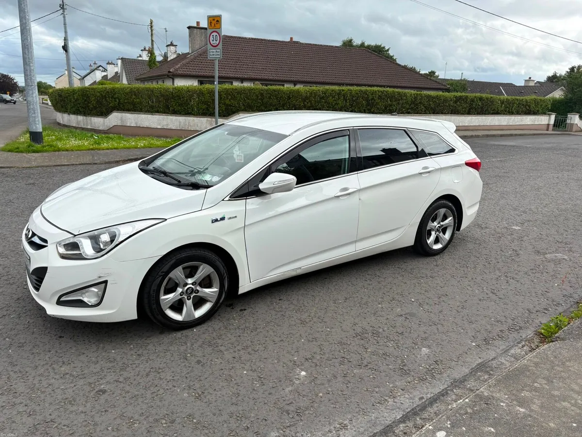 132 Hyundai i40 Estate 1.7 Diesel NCT 09/26 - Image 4