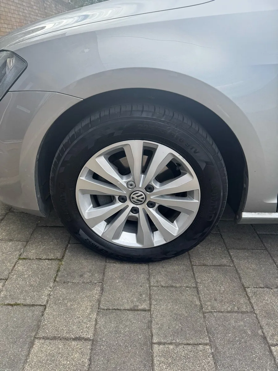 132 VW Golf 112kms 1.2 TFSI Highline - Image 2