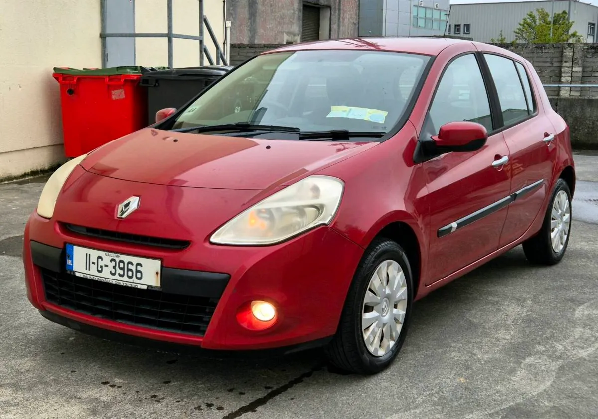 2011 Renault Clio ▪︎ LOW MILES ▪︎ - Image 1