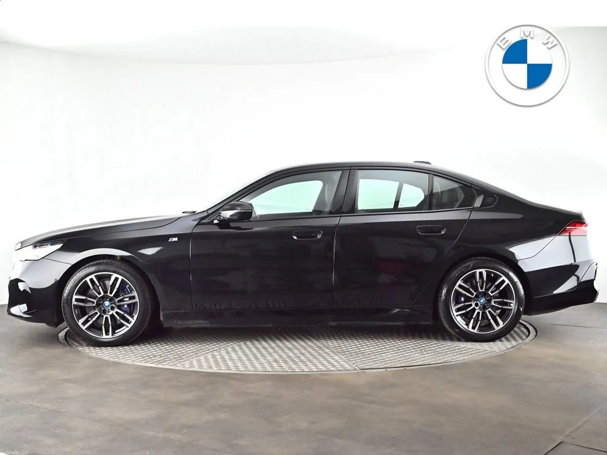 BMW i5 eDrive40 M Sport Saloon - Image 3