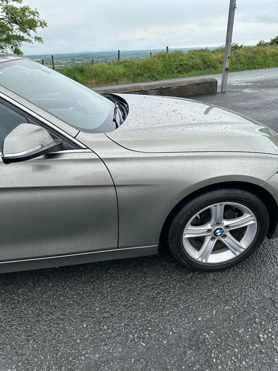 BMW 318 SE - Image 6