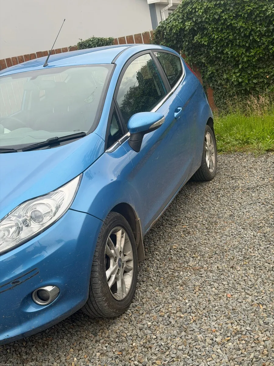 Ford fiesta - Image 4