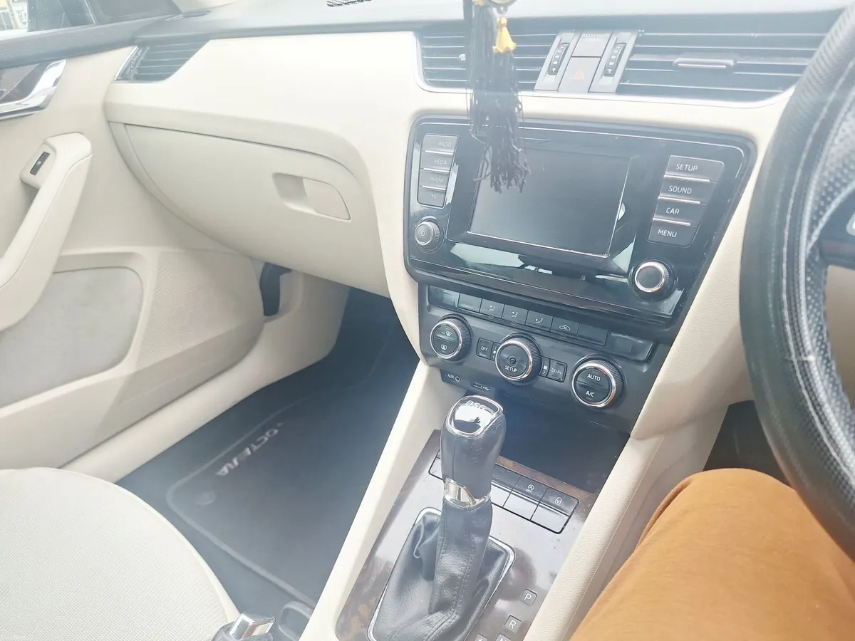 Skoda Octavia 2015 - Image 4