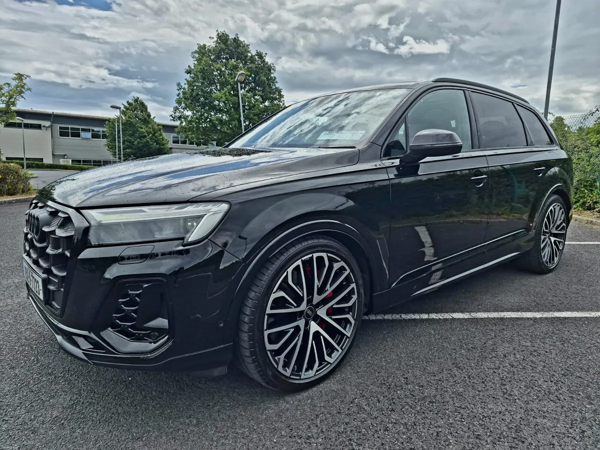 2025 AUDIQ7 60 PHEV TFSIE Q COMPETITION 490PS - Image 4