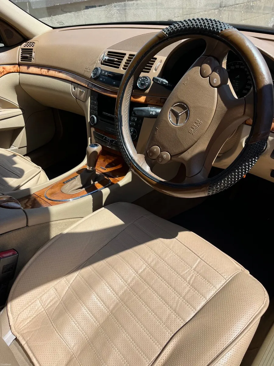 Mercedes-Benz E-Class 2007 - Image 2