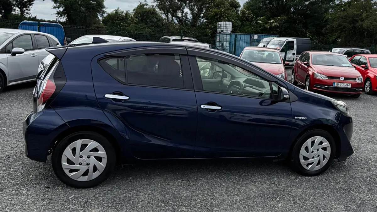 2018 Toyota Aqua S Style Package Hybrid - Image 4