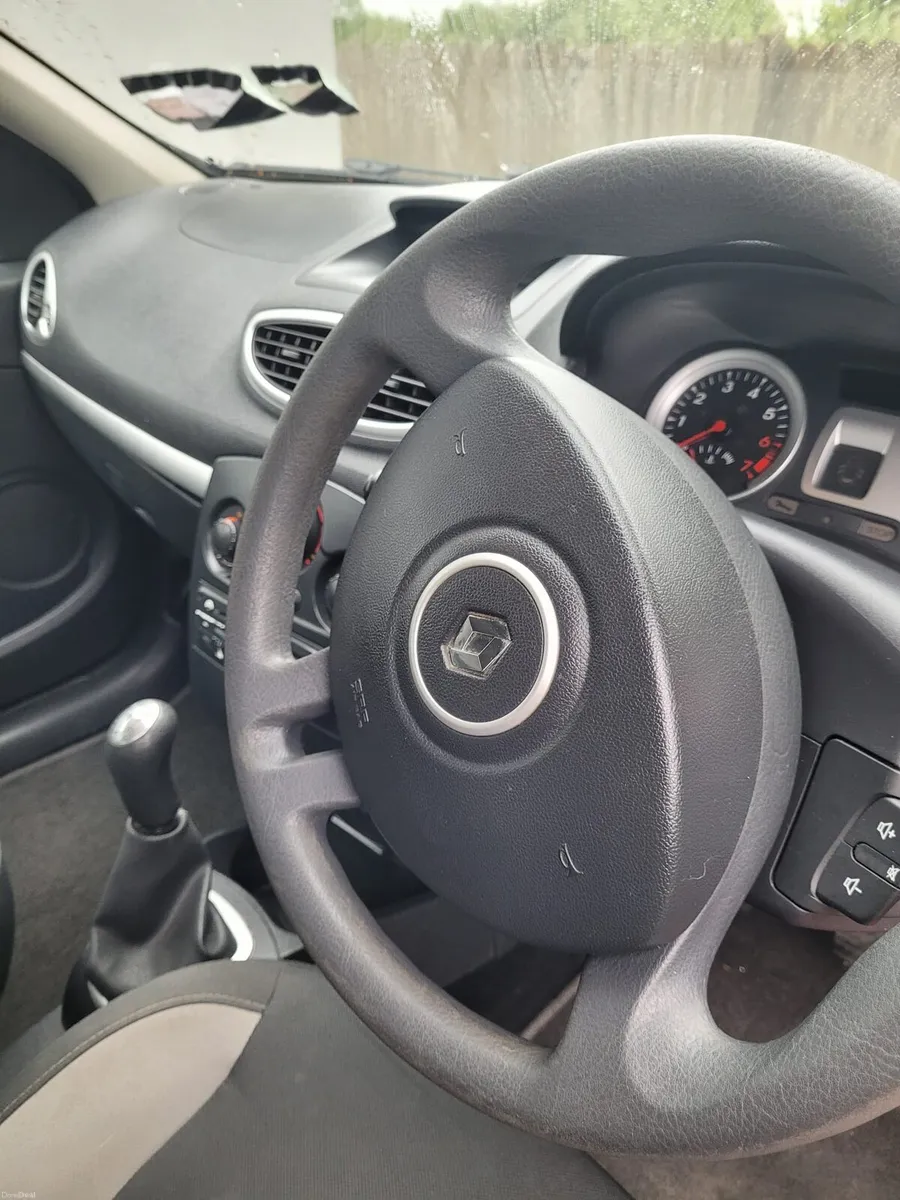 Renault Clio - Image 4