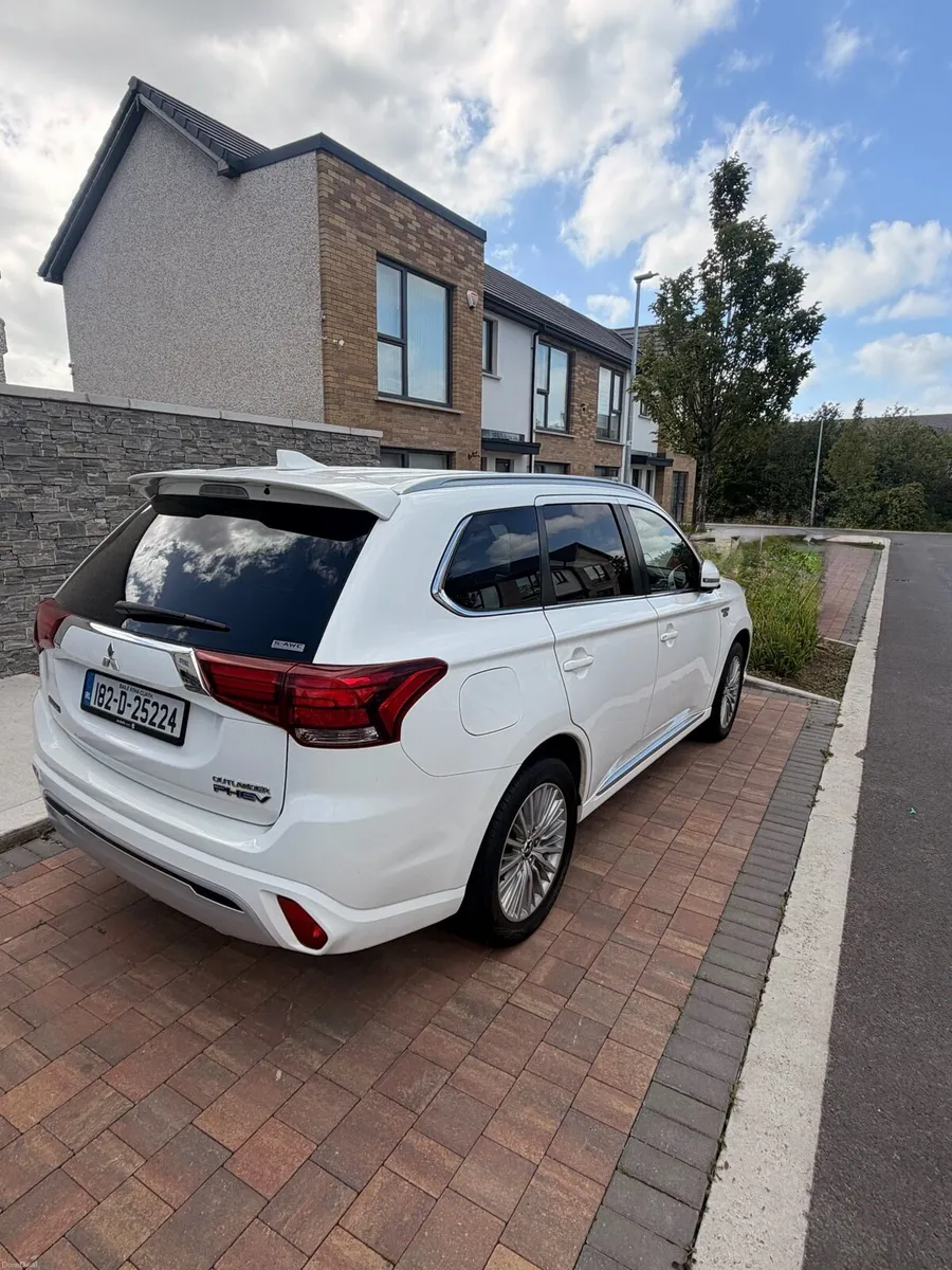 Mitsubishi outlander phev 2018 - Image 1