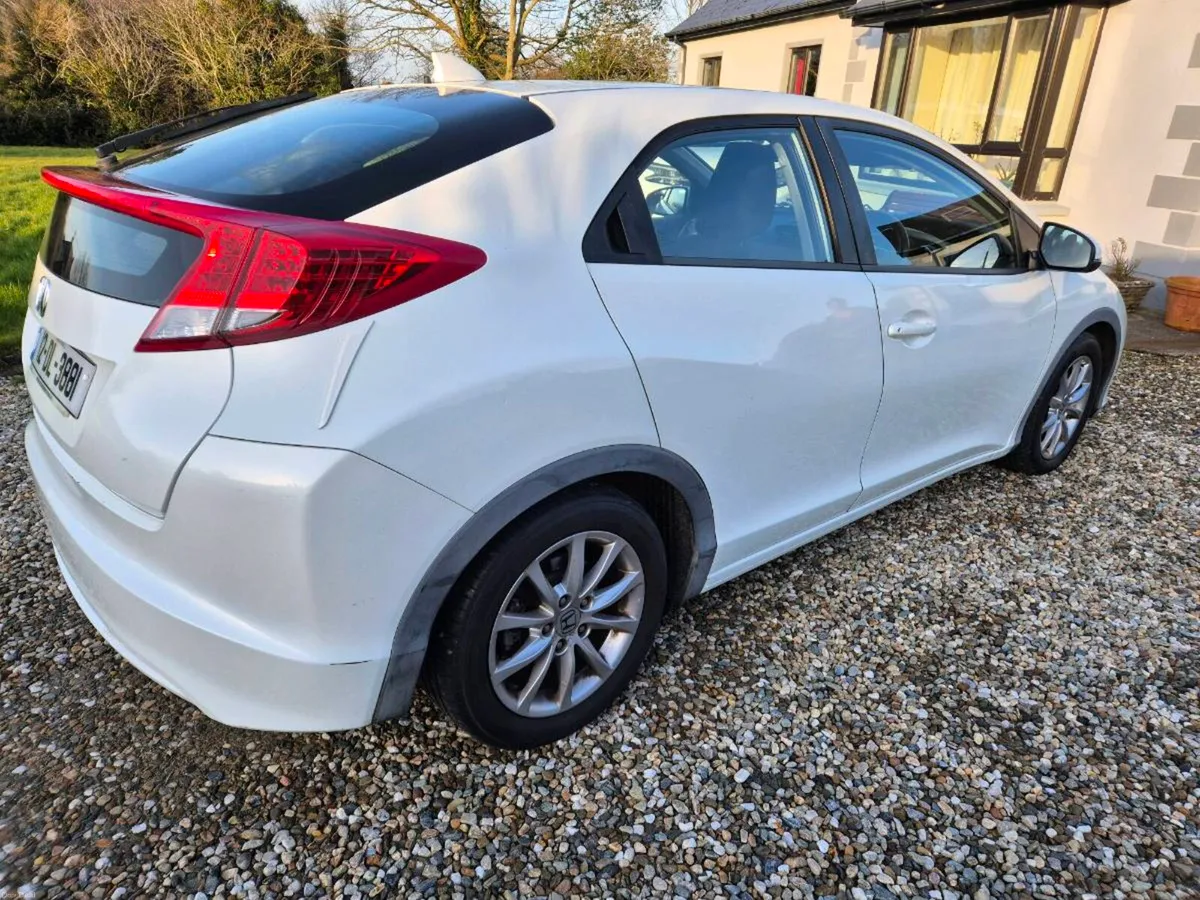 Car - Image 3