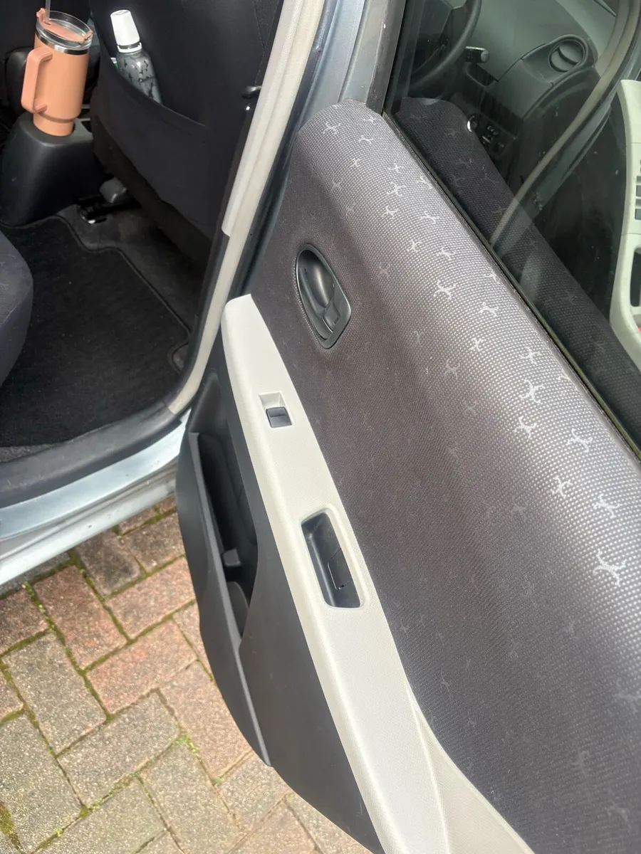Toyota Yaris 2007 to sell - Image 2