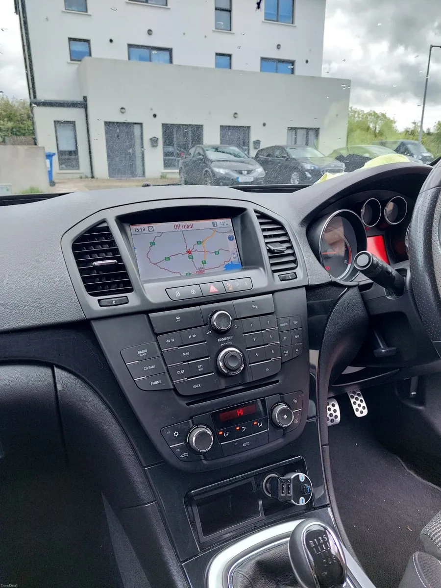 Vauxhall Insignia 2011 - Image 2
