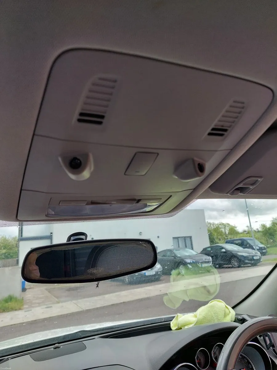 Vauxhall Insignia 2011 - Image 3