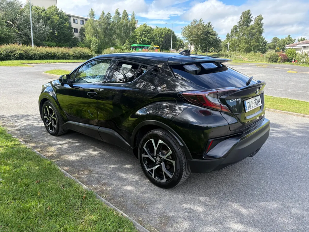 Toyota C-HR DAA-ZYX10 - Image 4