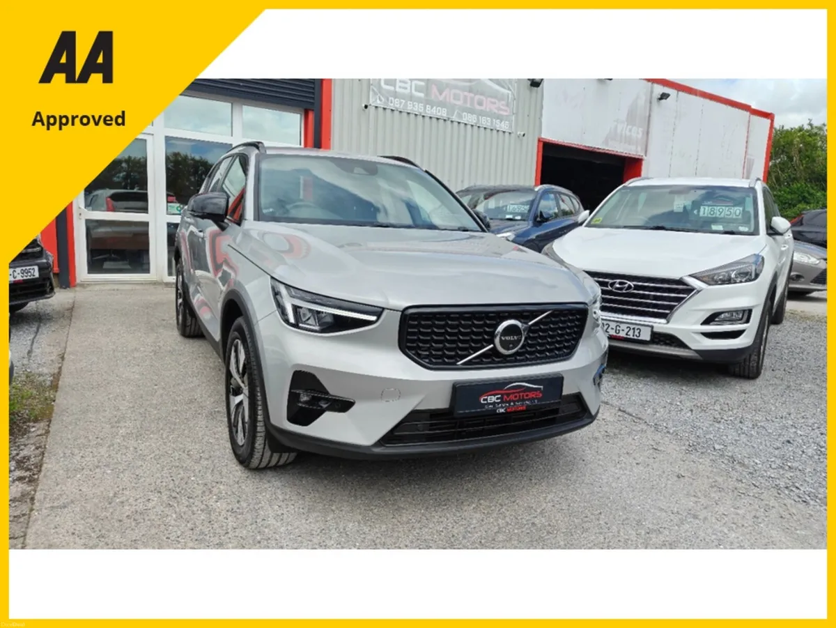 Volvo XC40 2023 PLUS T4 Petrol Plug In Hybird - Image 4